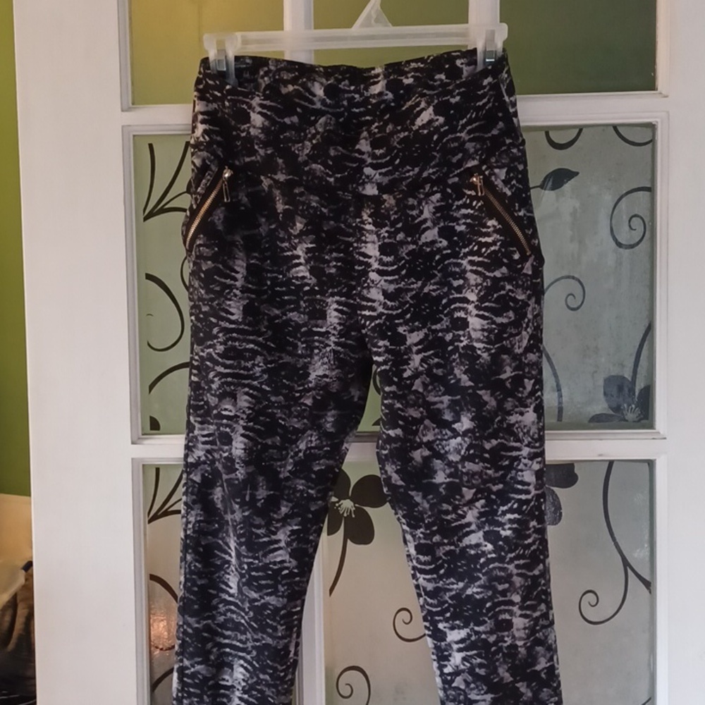 Yado leggings workout pants jr. size medium